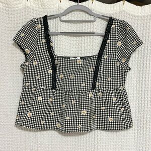 Kirious floral gingham and peplum top!